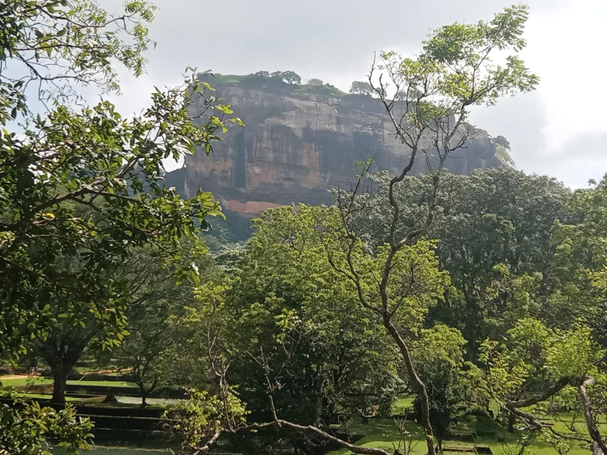 Sigiriya Rock Gate Resort Exterior photo