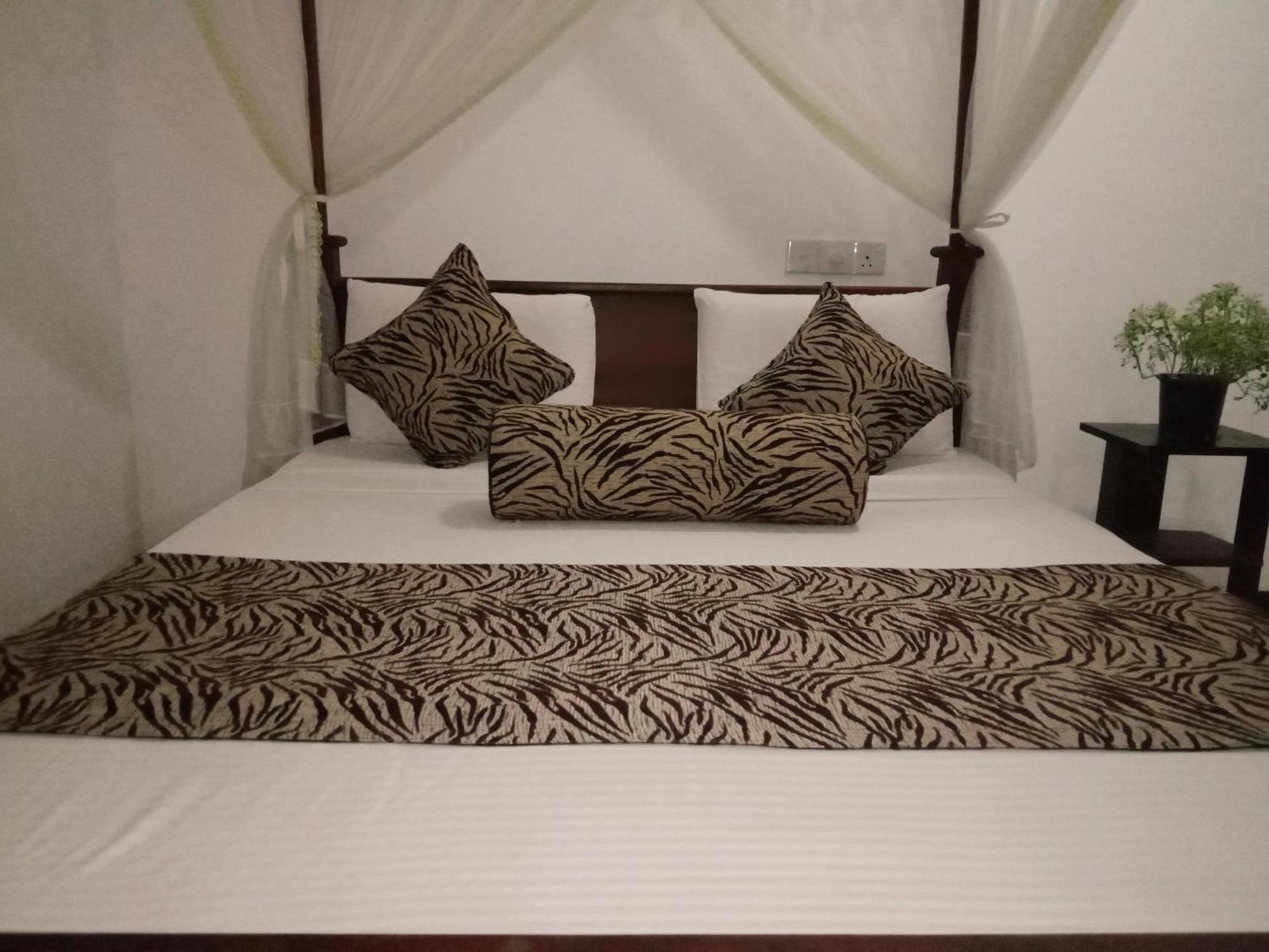 Sigiriya Rock Gate Resort Exterior photo